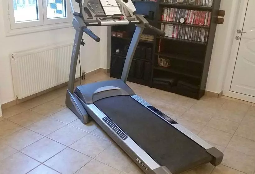 Villa Leonidas Near Athens Airport