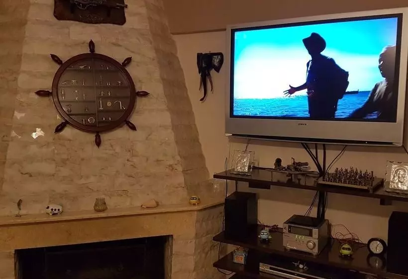 Villa Leonidas Near Athens Airport