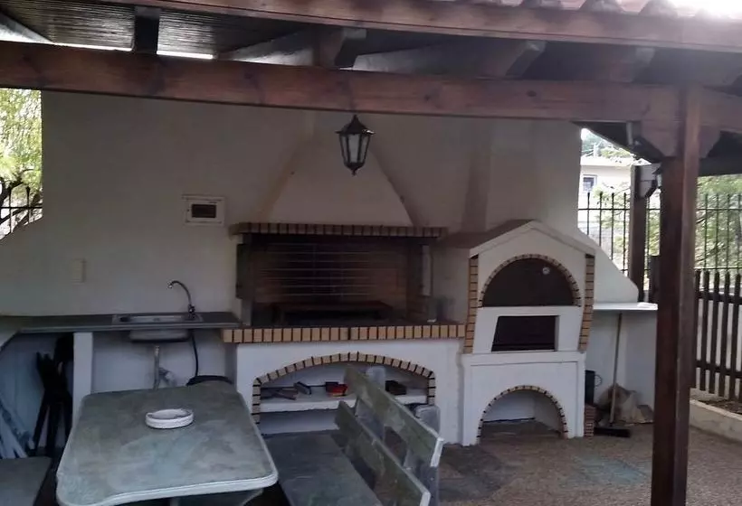 Villa Leonidas Near Athens Airport