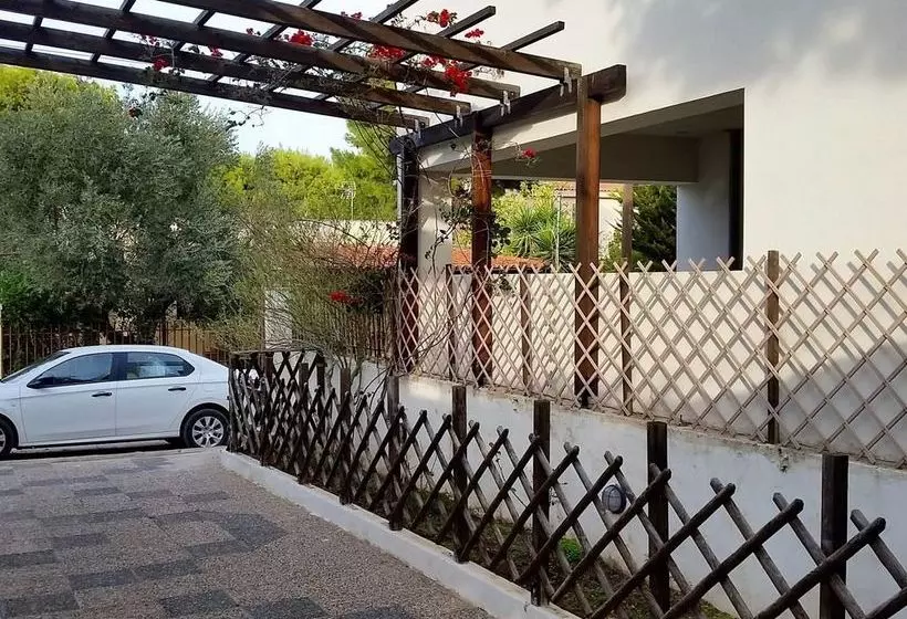 Villa Leonidas Near Athens Airport