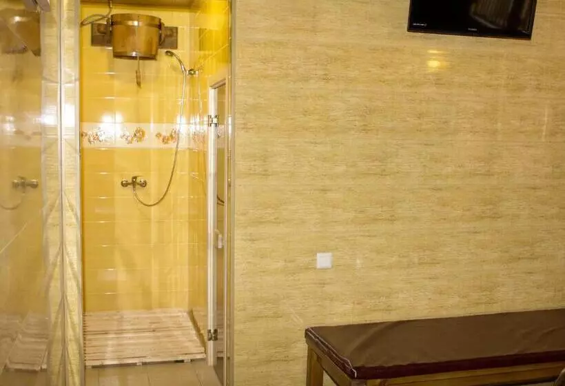 هاستل Karavella