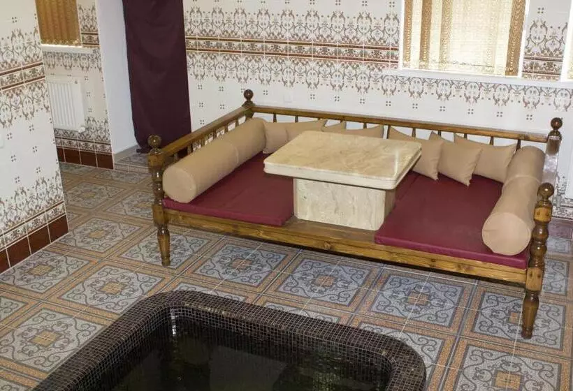 هاستل Karavella