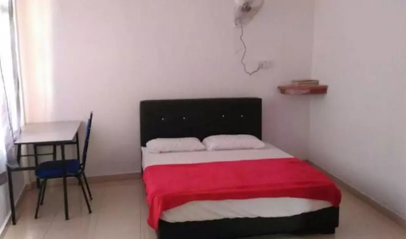 Aamiaismajoitus (B&B) Anggerik Residence