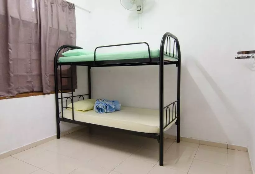 Aamiaismajoitus (B&B) Anggerik Residence