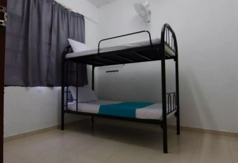 Aamiaismajoitus (B&B) Anggerik Residence