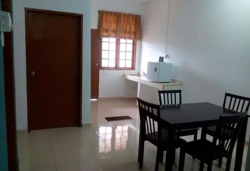 Aamiaismajoitus (B&B) Anggerik Residence