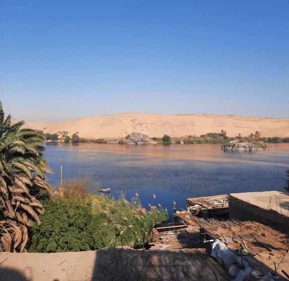 تختخواب و صبحانه Aswan Nubian House