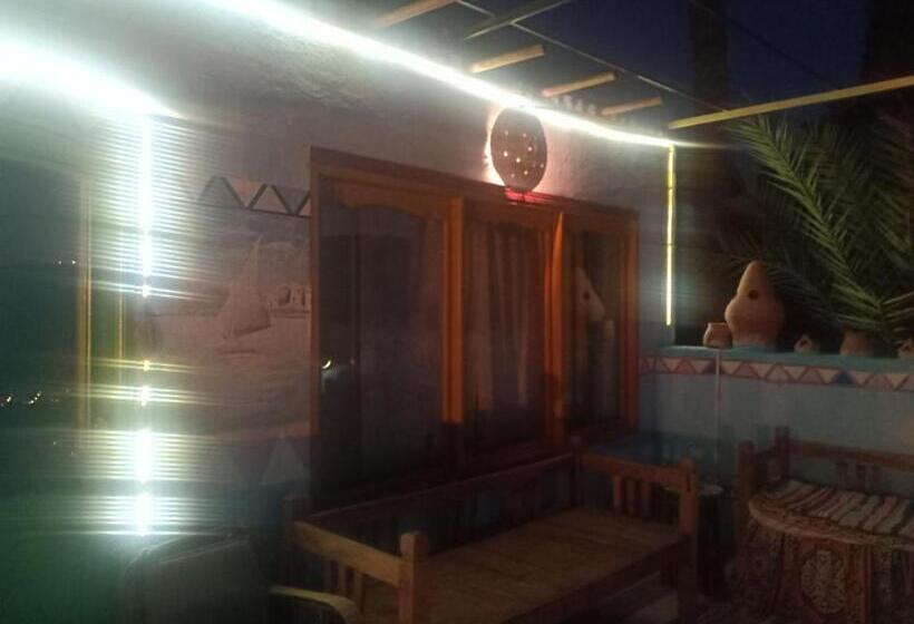 تختخواب و صبحانه Aswan Nubian House