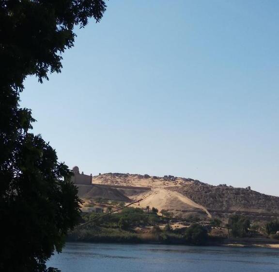 تختخواب و صبحانه Aswan Nubian House