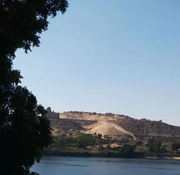 تختخواب و صبحانه Aswan Nubian House