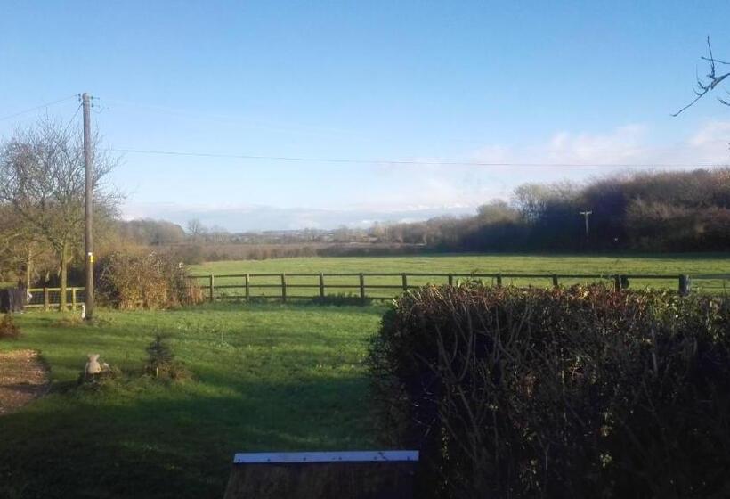 مبيت وإفطار Brampton Dales Farm