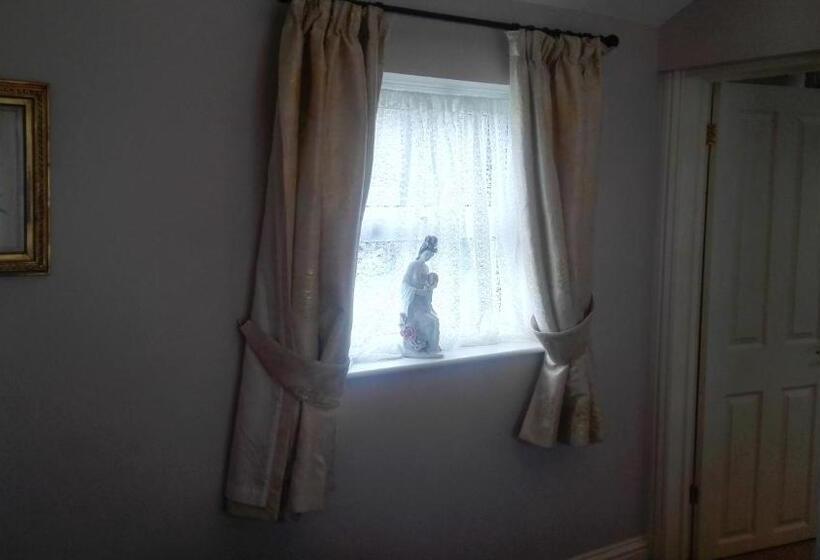 مبيت وإفطار Brampton Dales Farm