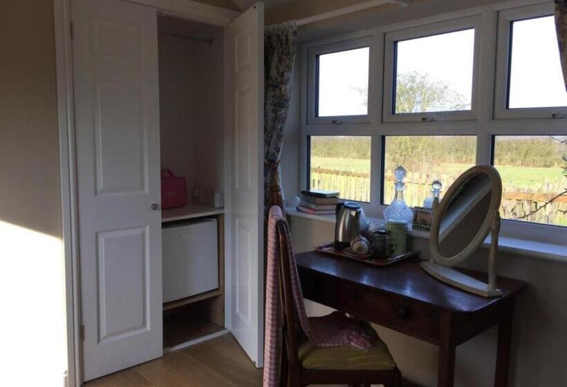 مبيت وإفطار Brampton Dales Farm