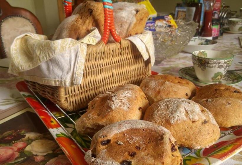 مبيت وإفطار Brampton Dales Farm