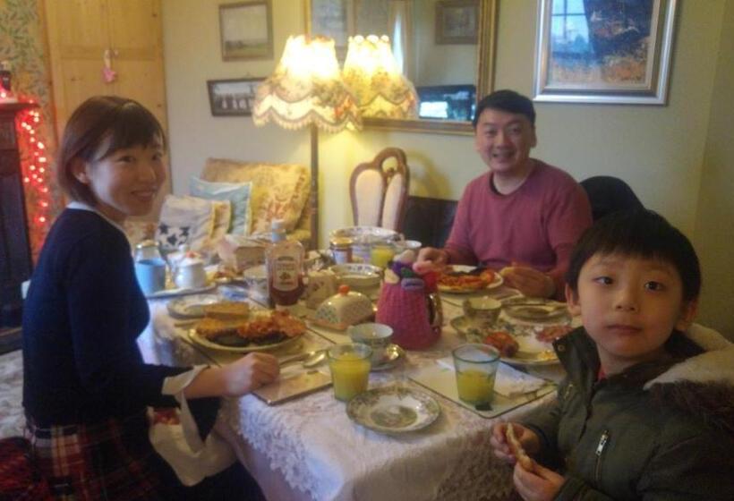 مبيت وإفطار Brampton Dales Farm