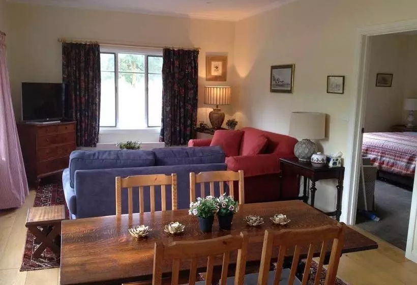 ベッドアンドブレックファースト Glenlowren