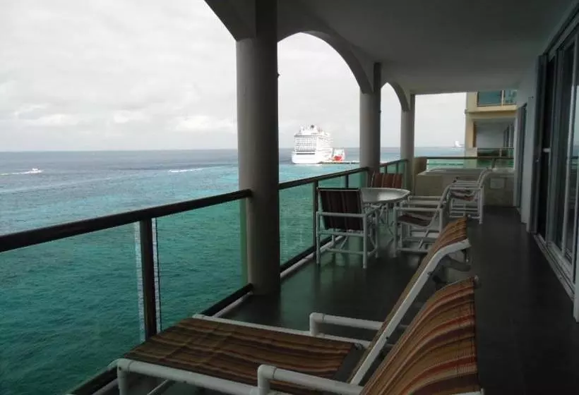 El Cantil Condo Resort