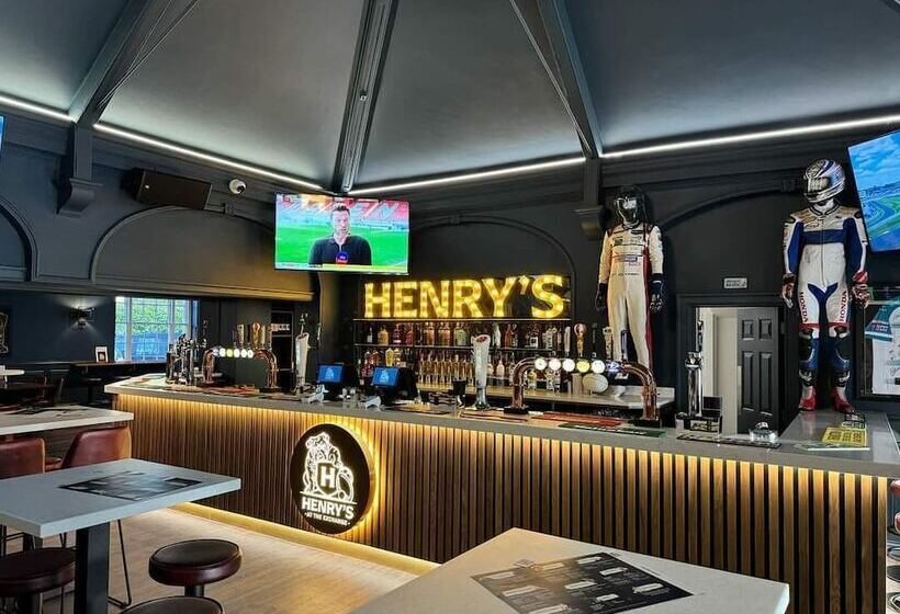 פונדק The Exchange