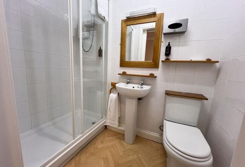 פונדק The Exchange