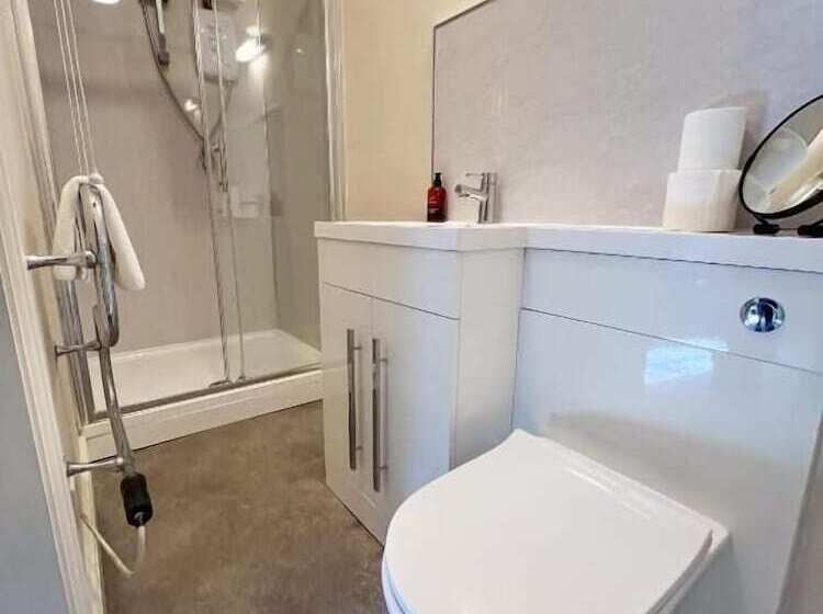 פונדק The Exchange