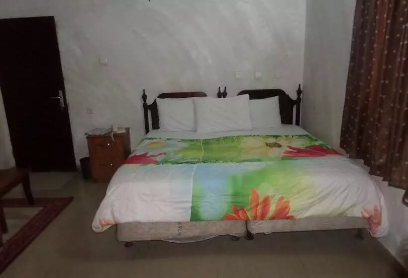 هتل Chinox Guest Inn