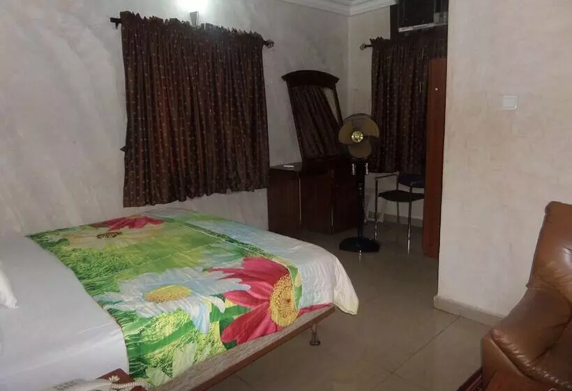 هتل Chinox Guest Inn