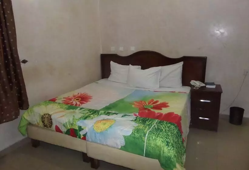 هتل Chinox Guest Inn