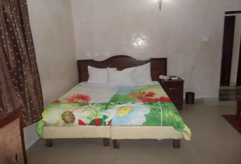 هتل Chinox Guest Inn