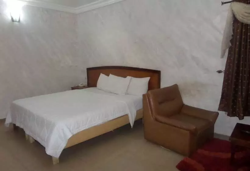 هتل Chinox Guest Inn