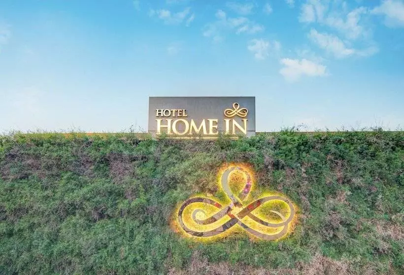 Hotelli Home In By Amrik Sukhdev