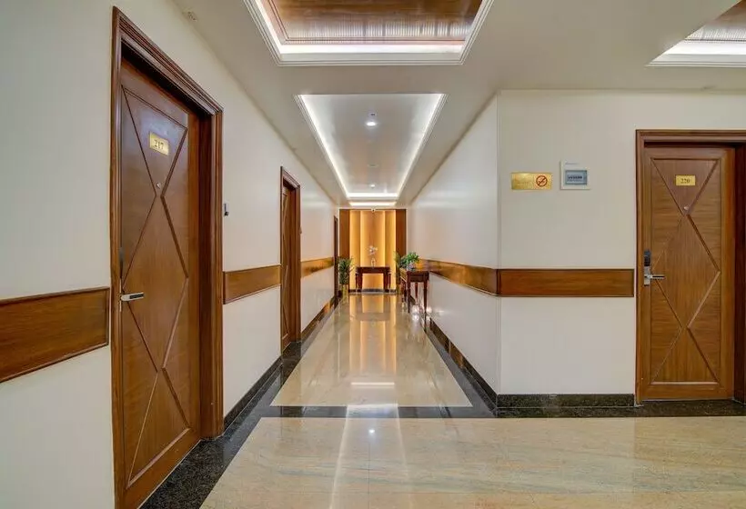 Hotelli Home In By Amrik Sukhdev