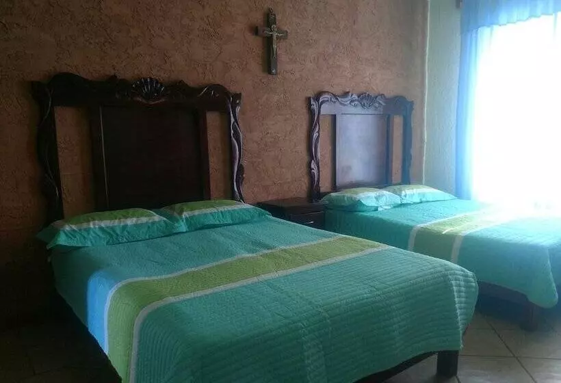 Hotelli La Quinta De Los Leones