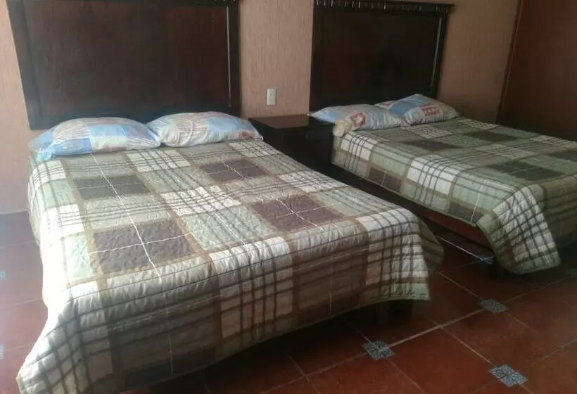 Hotelli La Quinta De Los Leones