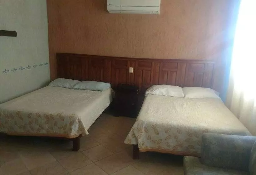 Hotelli La Quinta De Los Leones