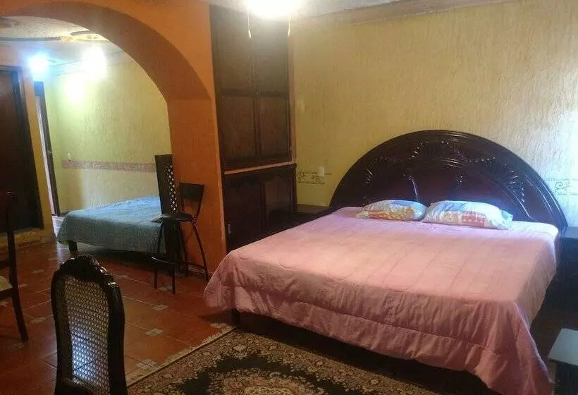 Hotelli La Quinta De Los Leones