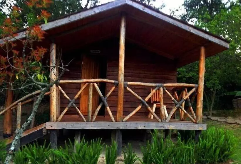 ホテル Lake Bunyonyi Eco Resort