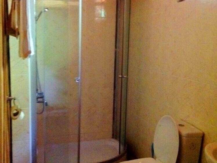 هتل Lake Bunyonyi Eco Resort