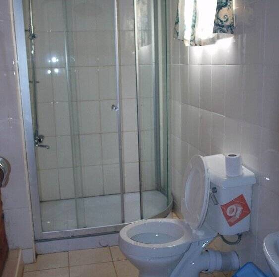 هتل Lake Bunyonyi Eco Resort