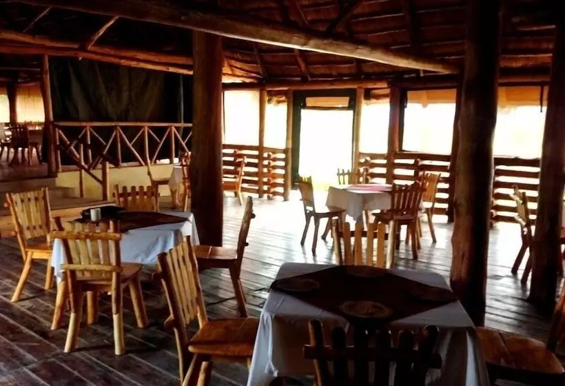 ホテル Lake Bunyonyi Eco Resort