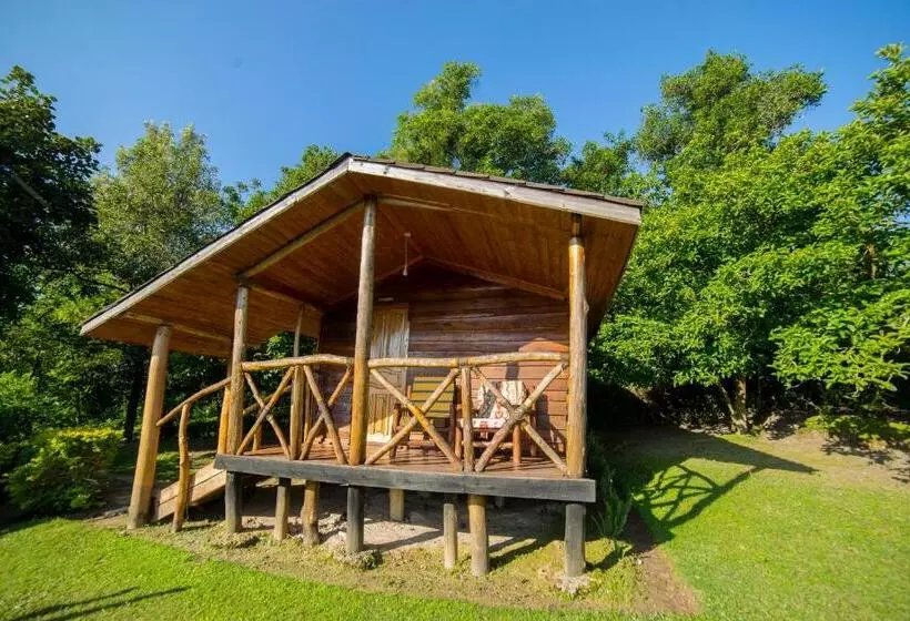 ホテル Lake Bunyonyi Eco Resort