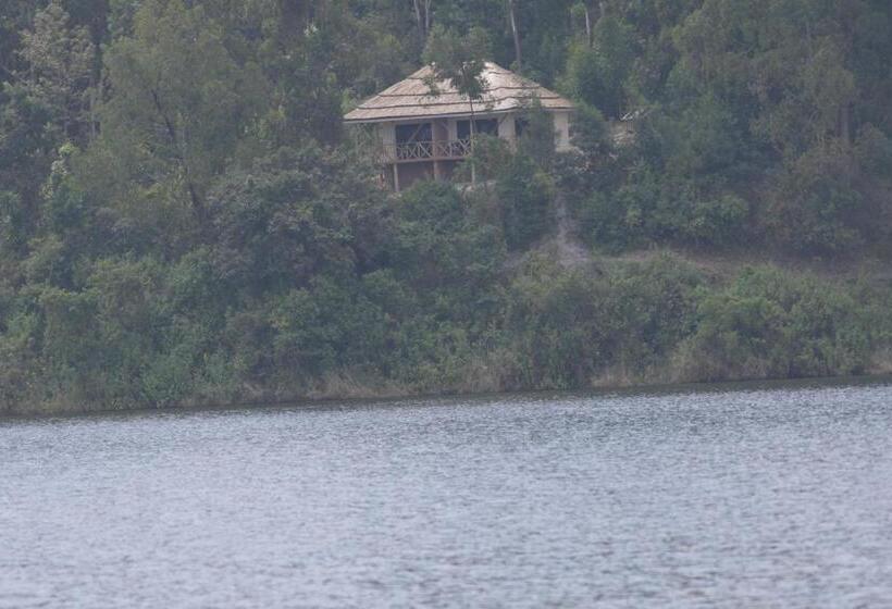 هتل Lake Bunyonyi Eco Resort