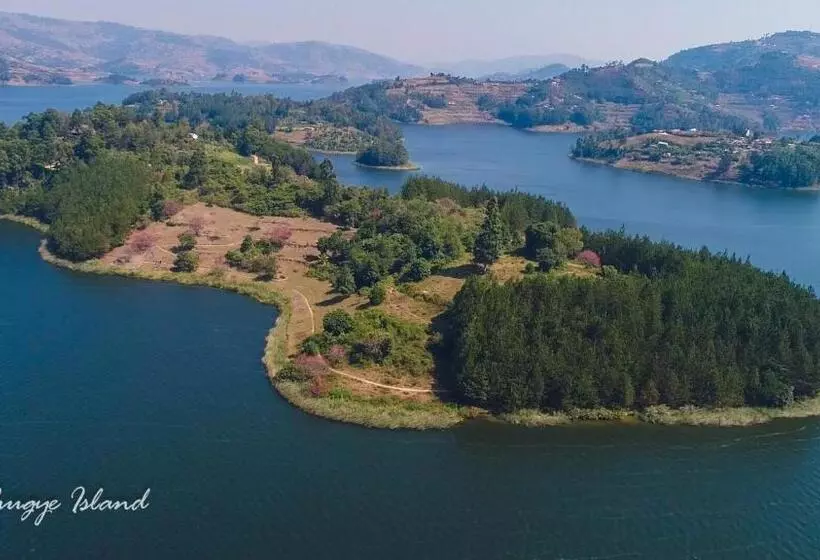 ホテル Lake Bunyonyi Eco Resort