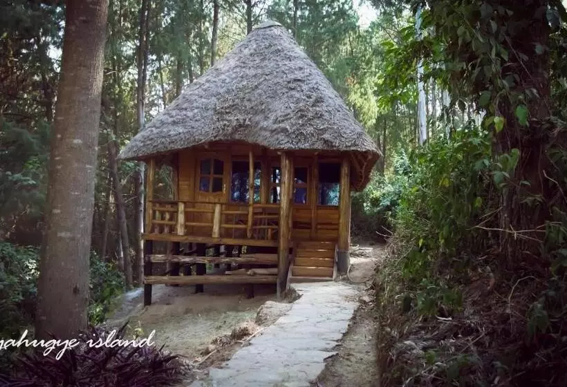 ホテル Lake Bunyonyi Eco Resort