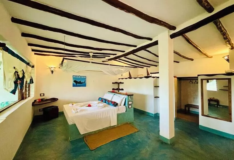 هتل Basecamp Mafía Island