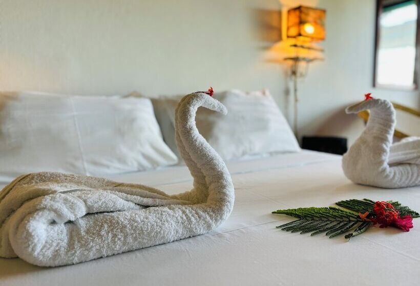 Hotel Basecamp Mafía Island