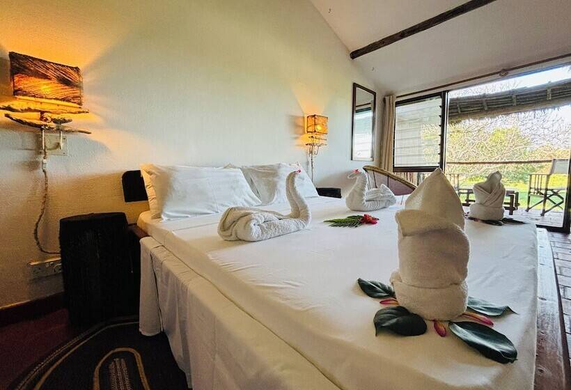 Hotel Basecamp Mafía Island