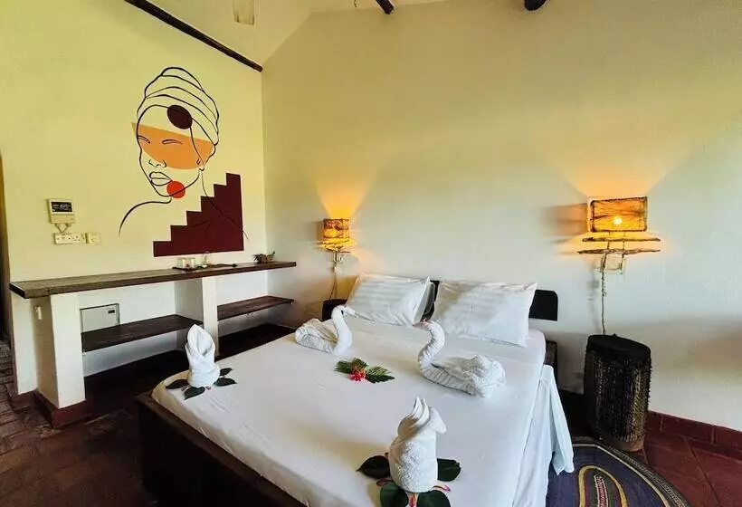 هتل Basecamp Mafía Island