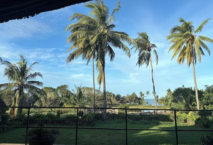 Hotel Basecamp Mafía Island