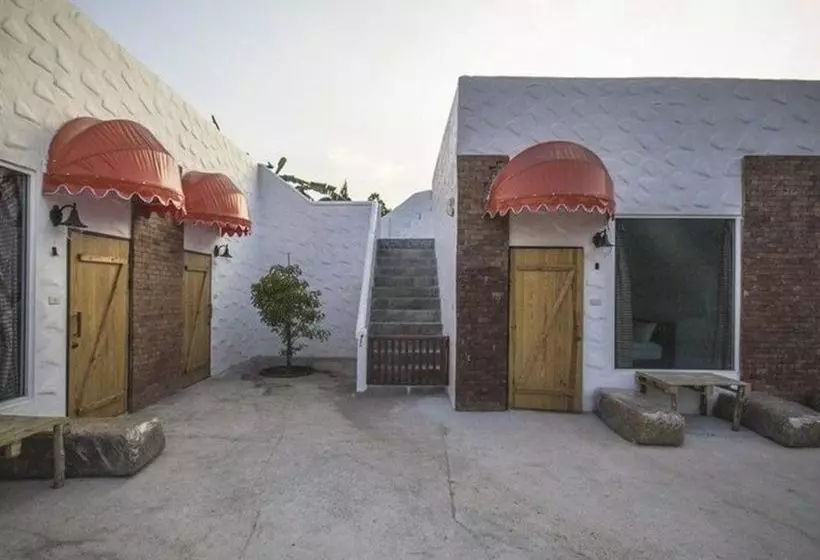 هتل Monoko Porploen Resort