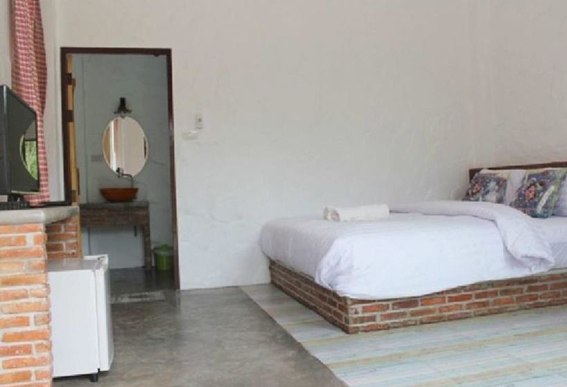 בית מלון כפרי Monoko Porploen Resort